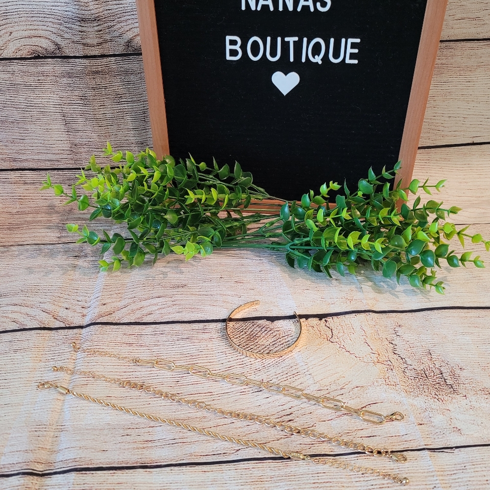 2/20$ Gold Bangle & Chainlink Bracelets 4 Pack - Picture 11 of 11